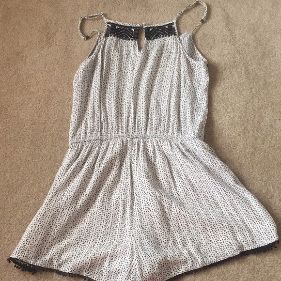 Romper - Picture 2 of 5